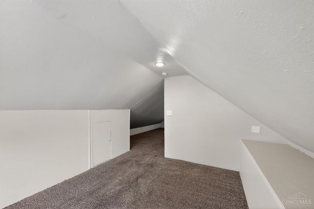 3718 Standish Avenue, Cincinnati, OH 45213