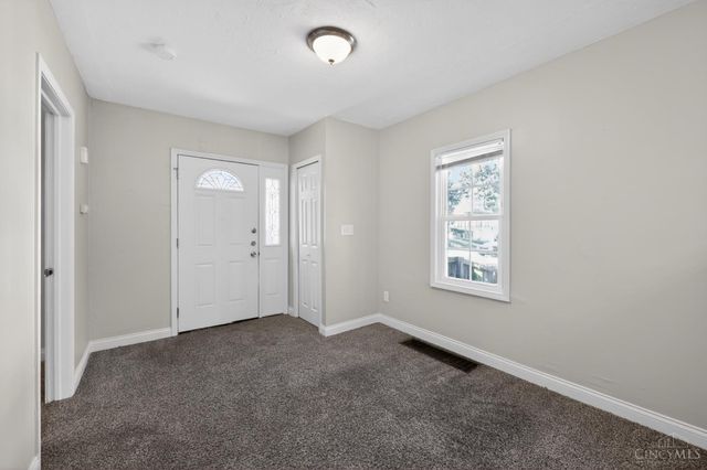 3718 Standish Avenue, Cincinnati, OH 45213