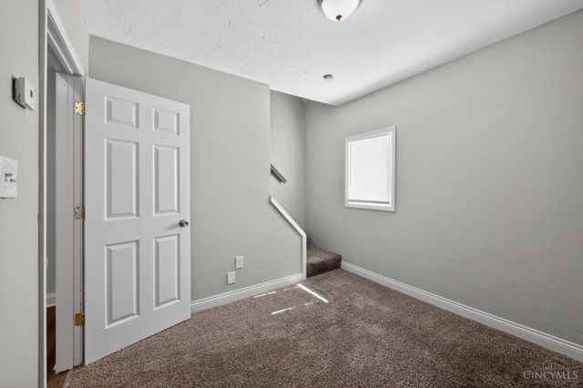 3718 Standish Avenue, Cincinnati, OH 45213