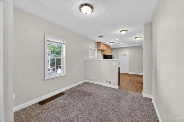 3718 Standish Avenue, Cincinnati, OH 45213