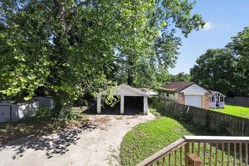 3718 Standish Avenue, Cincinnati, OH 45213