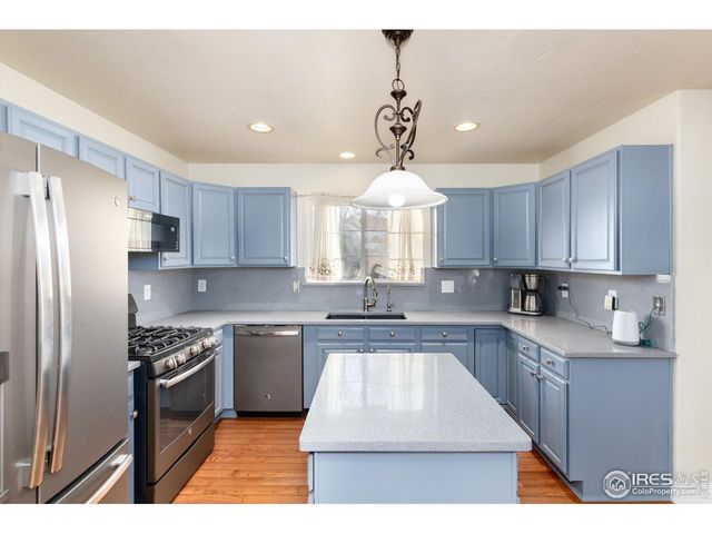 907 Sanctuary Cir, Longmont, CO 80504