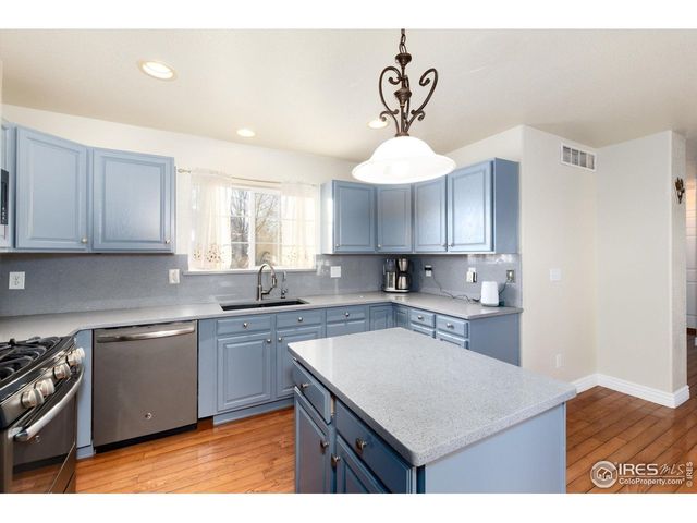 907 Sanctuary Cir, Longmont, CO 80504