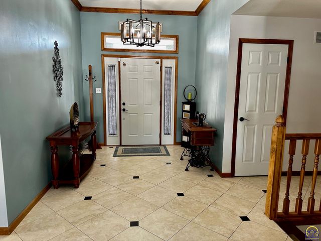 4453 SW Colly Creek DR, Topeka, KS 66610