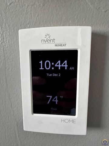 4453 SW Colly Creek DR, Topeka, KS 66610