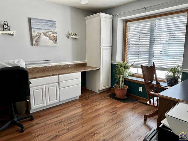 4453 SW Colly Creek DR, Topeka, KS 66610