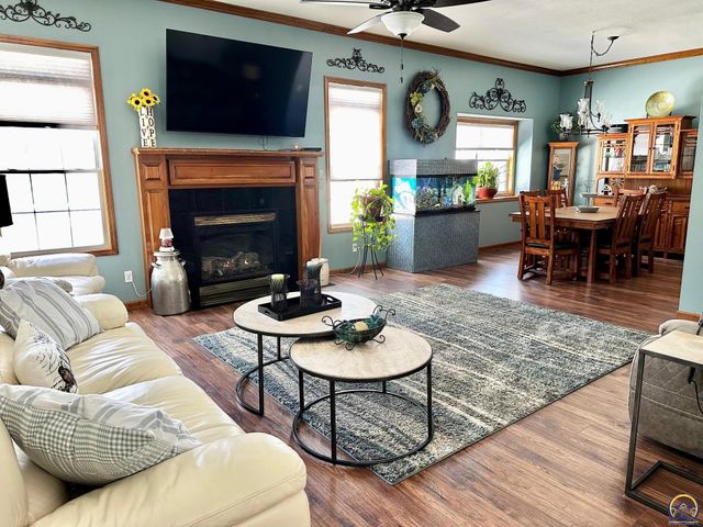 4453 SW Colly Creek DR, Topeka, KS 66610