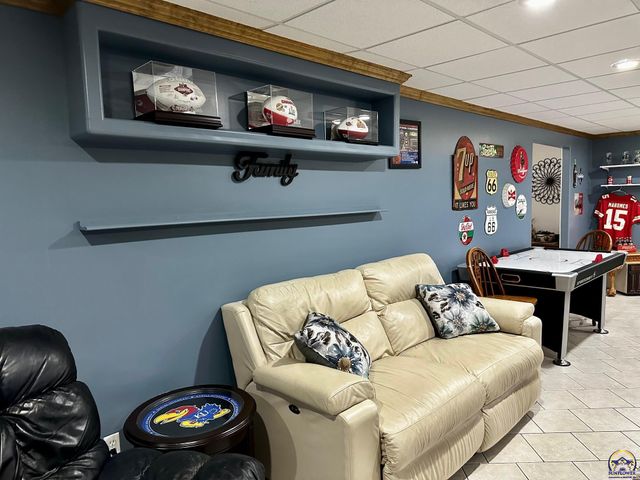 4453 SW Colly Creek DR, Topeka, KS 66610