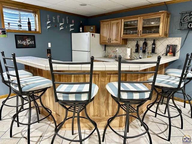 4453 SW Colly Creek DR, Topeka, KS 66610