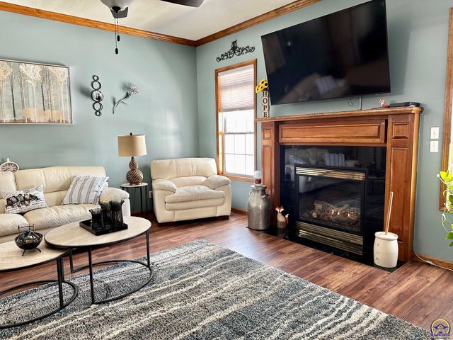 4453 SW Colly Creek DR, Topeka, KS 66610