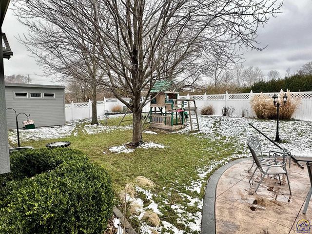 4453 SW Colly Creek DR, Topeka, KS 66610