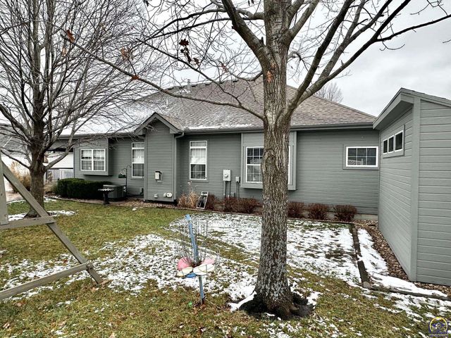 4453 SW Colly Creek DR, Topeka, KS 66610