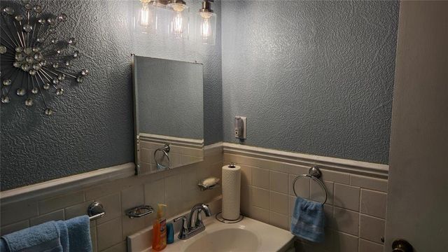 1831 Longford Drive, Saint Louis, MO 63136