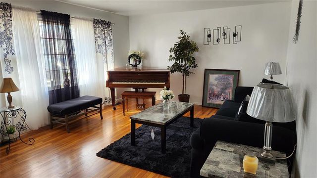 1831 Longford Drive, Saint Louis, MO 63136