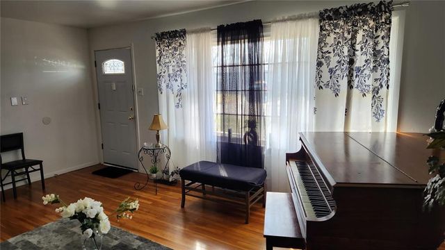 1831 Longford Drive, Saint Louis, MO 63136
