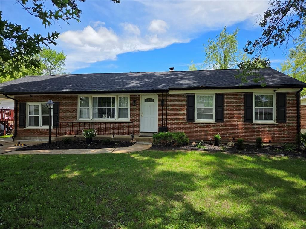 1831 Longford Drive, Saint Louis, MO 63136