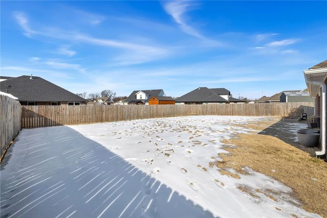 622 Kayla Maria Street, Prairie Grove, AR 72753