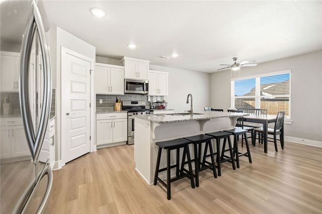 622 Kayla Maria Street, Prairie Grove, AR 72753