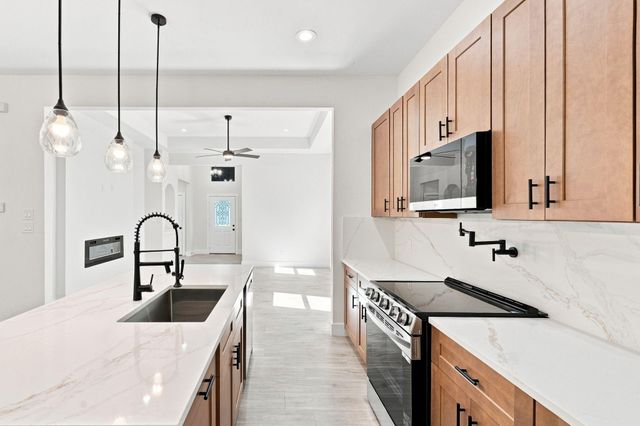 3020 Apache Street, Willis, TX 77378