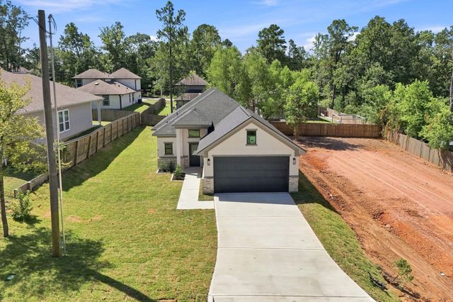 3020 Apache Street, Willis, TX 77378