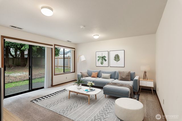 810 151st Street SW, Lynnwood, WA 98087