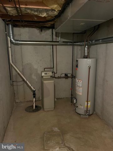 2400 JOHN HENRY DRIVE, Reading, PA 19608