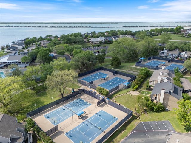 111 Mayflower Court, Rockwall, TX 75032