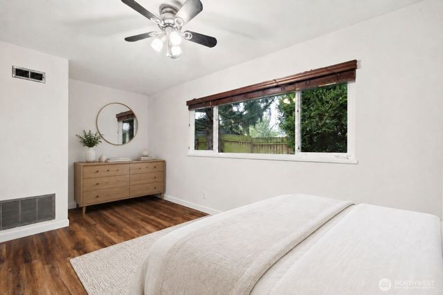 21903 42nd Place W, Mountlake Terrace, WA 98043