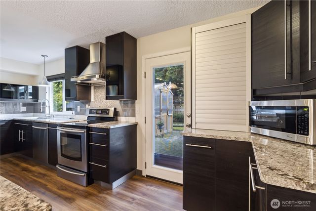 21903 42nd Place W, Mountlake Terrace, WA 98043