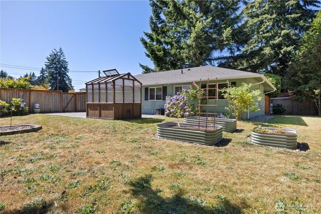 21903 42nd Place W, Mountlake Terrace, WA 98043