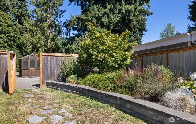 21903 42nd Place W, Mountlake Terrace, WA 98043