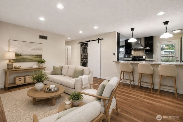 21903 42nd Place W, Mountlake Terrace, WA 98043