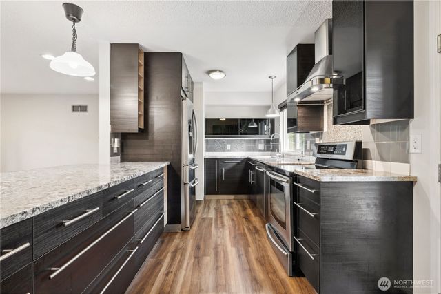 21903 42nd Place W, Mountlake Terrace, WA 98043