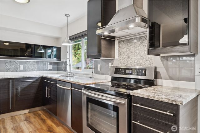 21903 42nd Place W, Mountlake Terrace, WA 98043