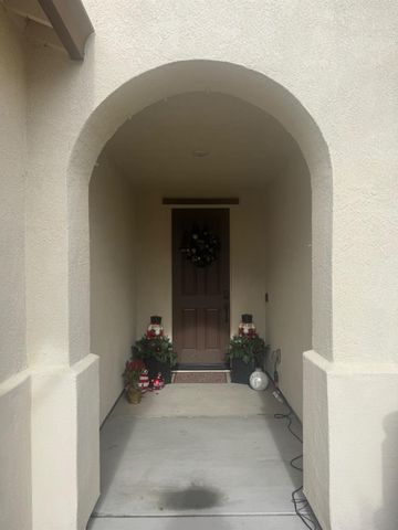 9475 Pasaje Pl, Elk Grove, CA 95624