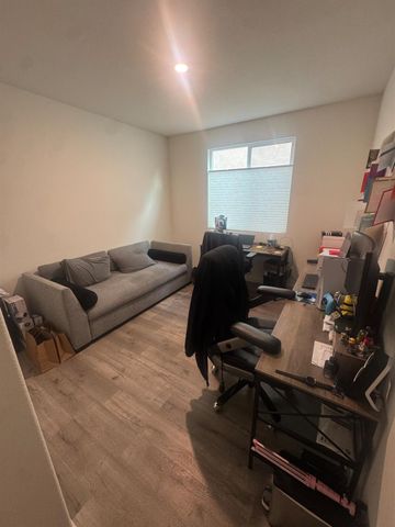 9475 Pasaje Pl, Elk Grove, CA 95624