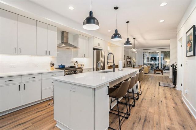 1649 OVERLOOK NW Way, Atlanta, GA 30318