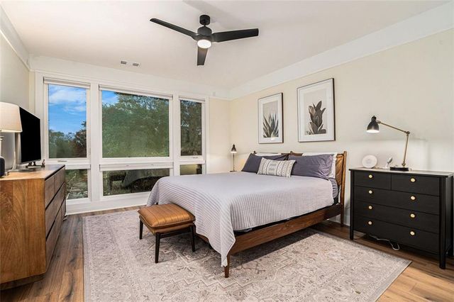 1649 OVERLOOK NW Way, Atlanta, GA 30318