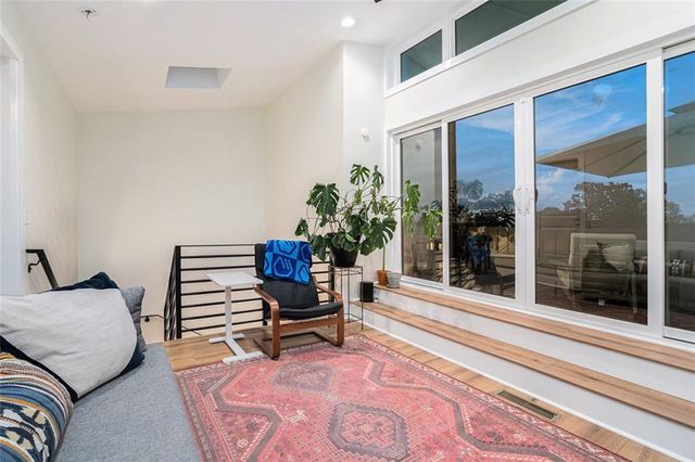 1649 OVERLOOK NW Way, Atlanta, GA 30318