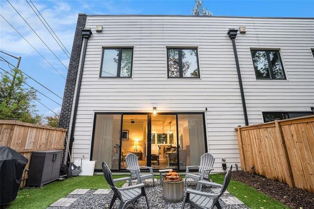 1649 OVERLOOK NW Way, Atlanta, GA 30318