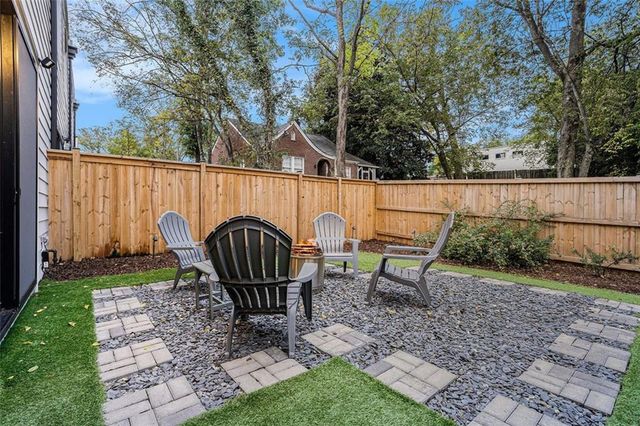 1649 OVERLOOK NW Way, Atlanta, GA 30318