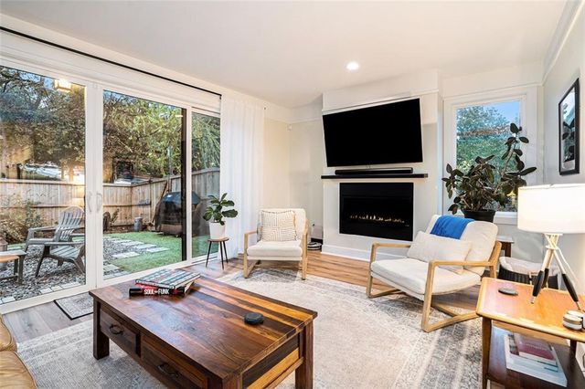 1649 OVERLOOK NW Way, Atlanta, GA 30318