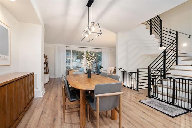 1649 OVERLOOK NW Way, Atlanta, GA 30318