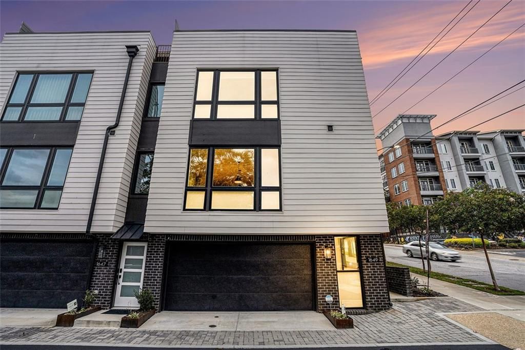 1649 OVERLOOK NW Way, Atlanta, GA 30318