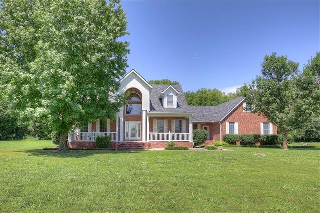 124 Huntington Circle, Pittsburg, KS 66762