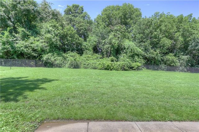 124 Huntington Circle, Pittsburg, KS 66762