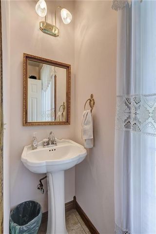 124 Huntington Circle, Pittsburg, KS 66762