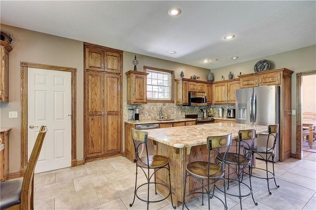 124 Huntington Circle, Pittsburg, KS 66762