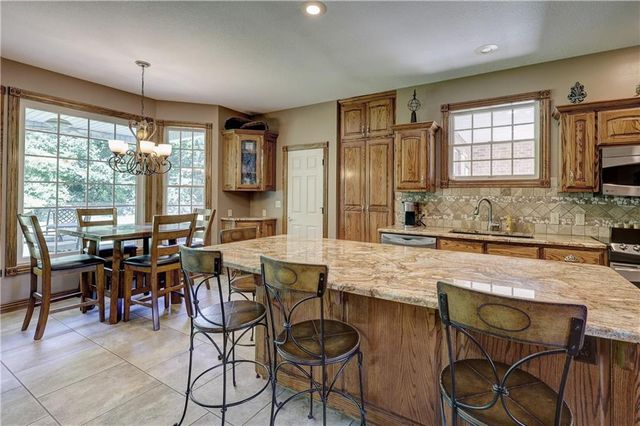 124 Huntington Circle, Pittsburg, KS 66762