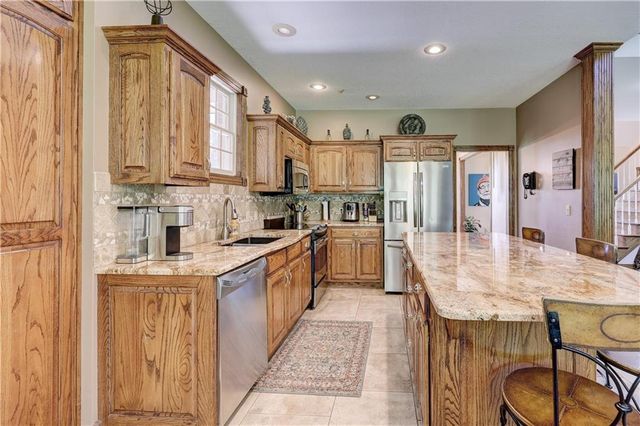 124 Huntington Circle, Pittsburg, KS 66762